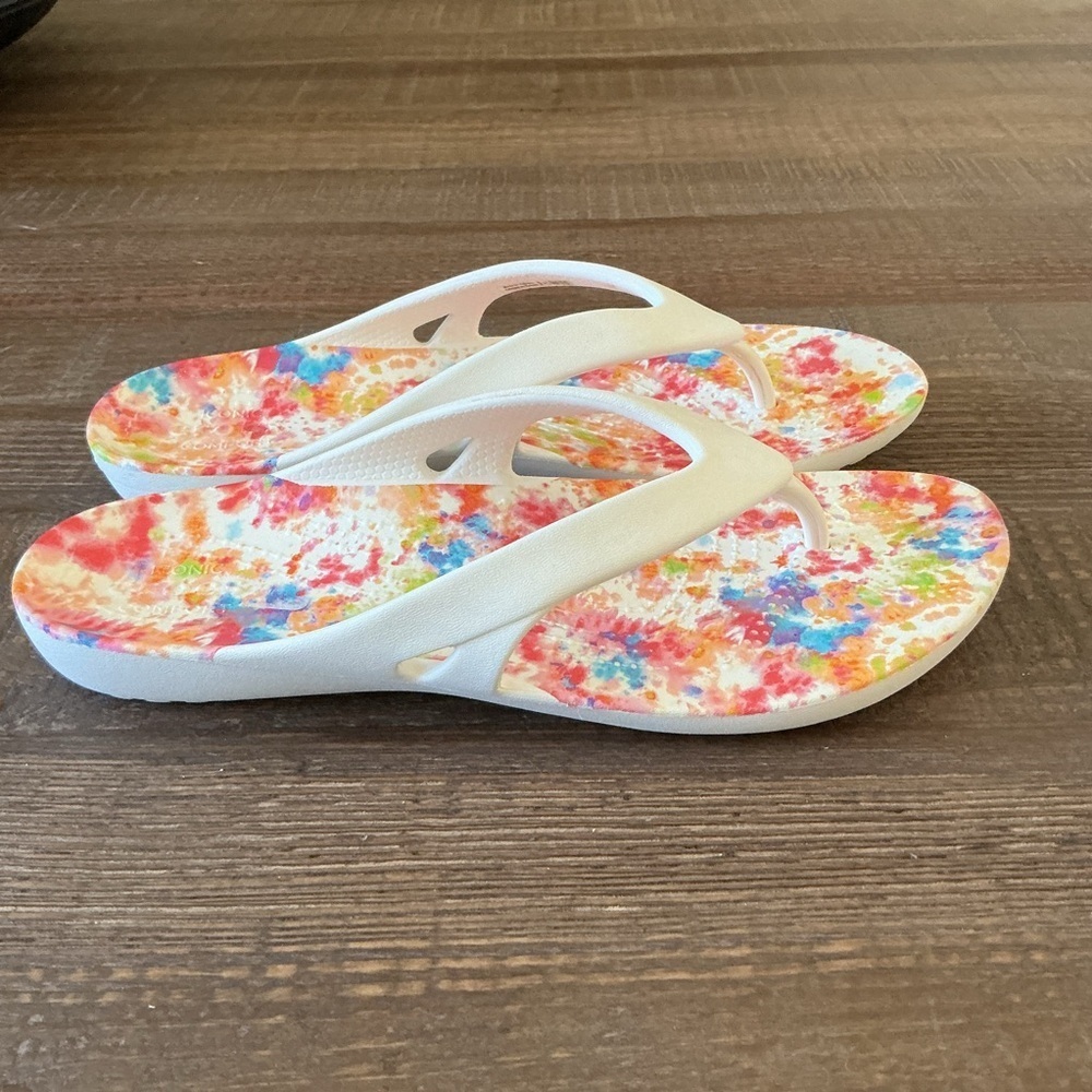 Crocs Kadee ll Colorful Graphic Insole Tie-Dye Flip Flops - Picture 4 of 5